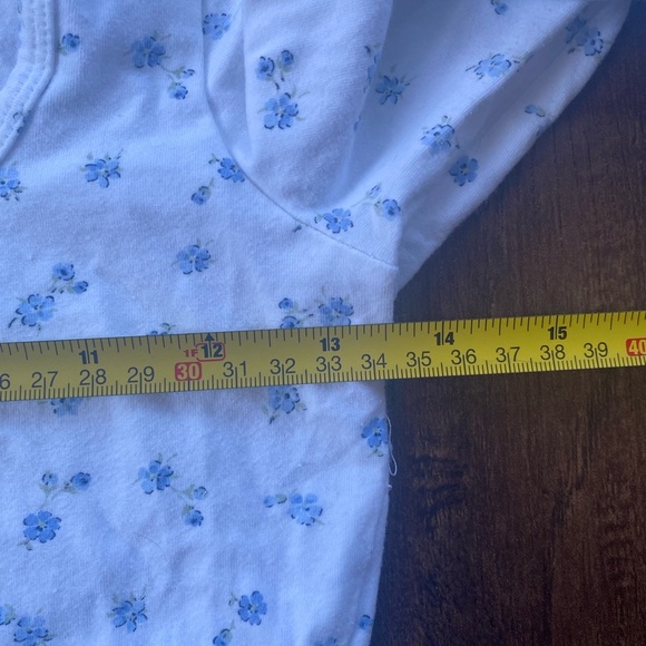 Hollister White Floral Long-sleeved Scoop Neck Tee Size XS - Picture 10 of 12